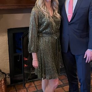 Simply Vera- Vera Wang Gold Black Dress